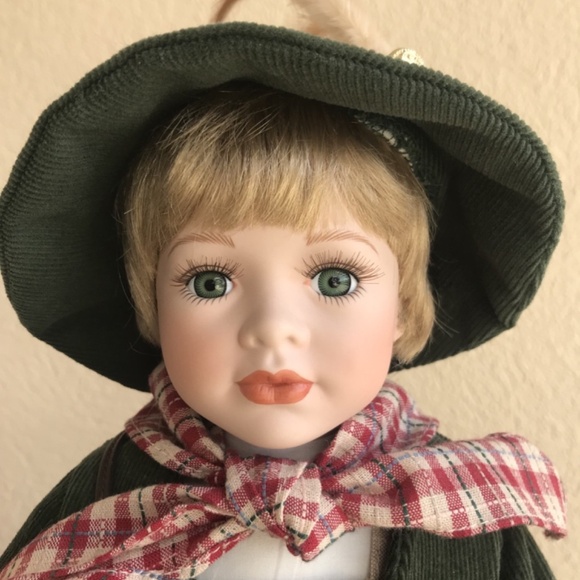 New RF Collection 17" Porcelain German Doll Set Bavarian Attire w/Tags & Stands - Picture 3 of 15